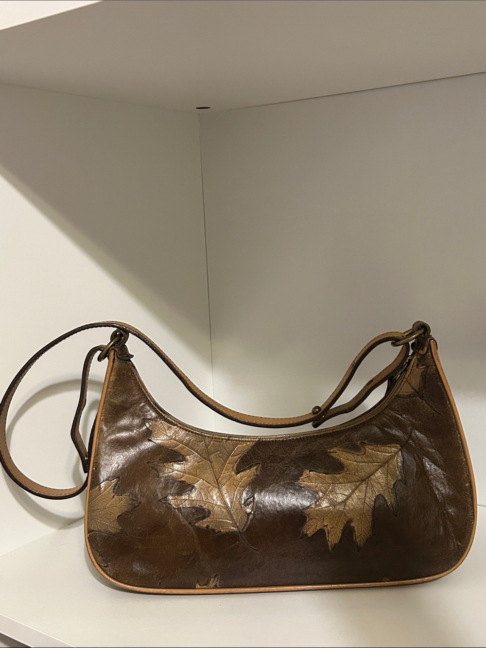 Brahmin Brown Leather Shoulder Bag with Tan Leaf Accents - Picture 4 of 12